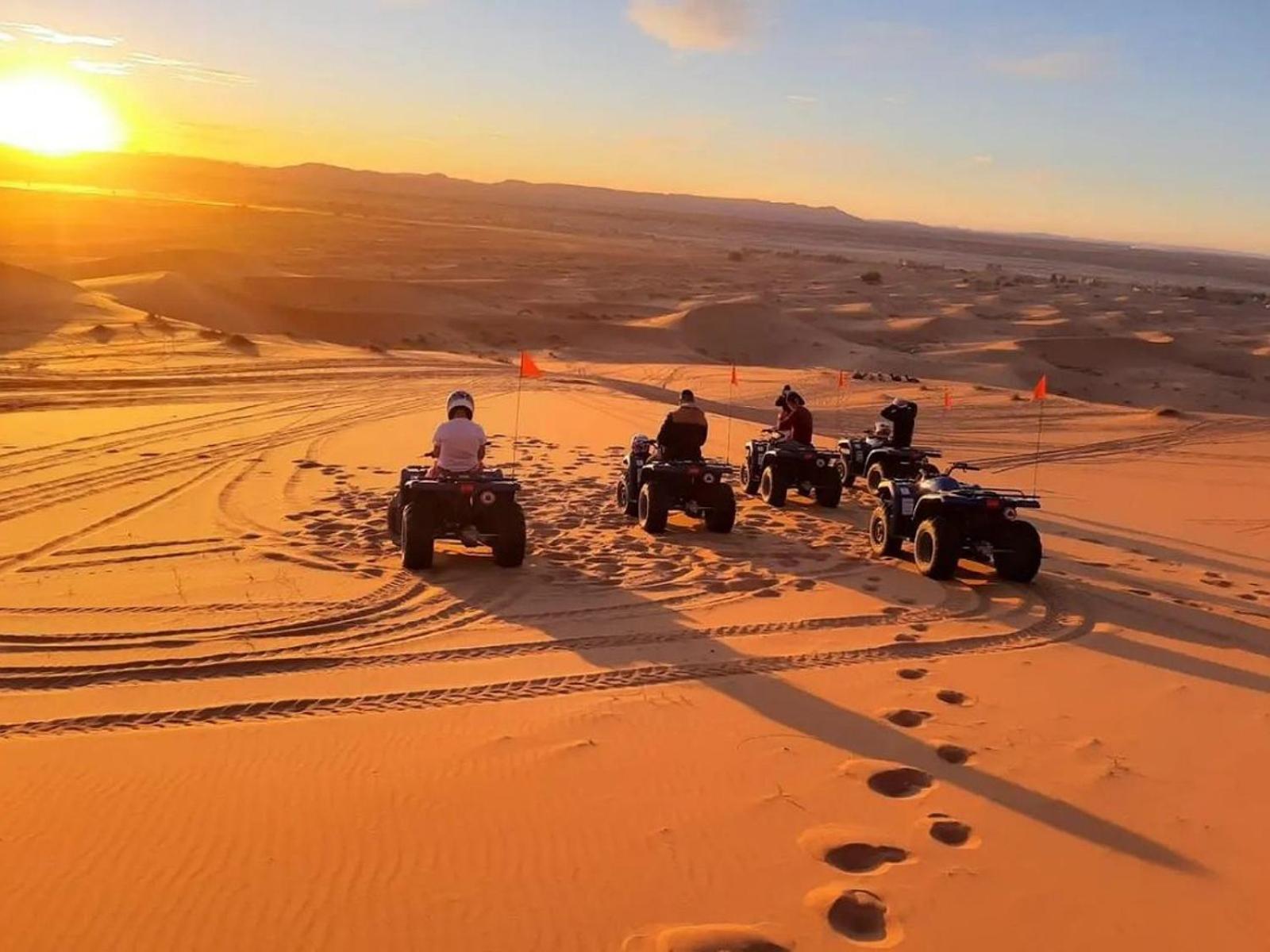 Merzouga Nomadic Luxury Camp מראה חיצוני תמונה
